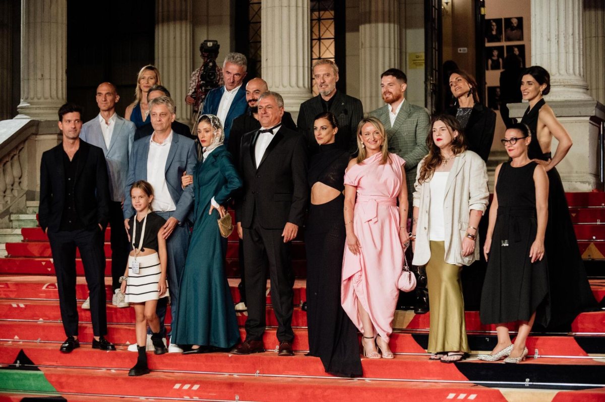 među bogovima ekipa 