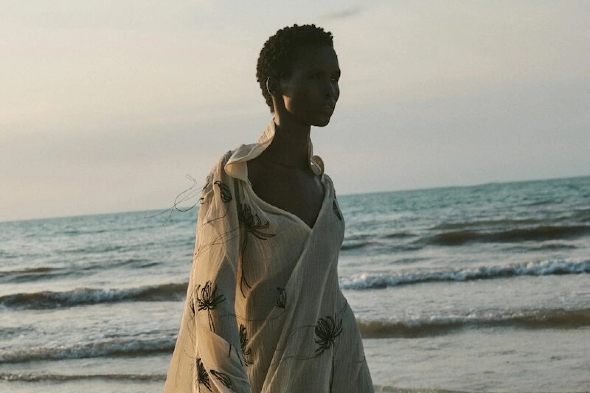 Pareo s izvezenim uzorkom 125,00 €