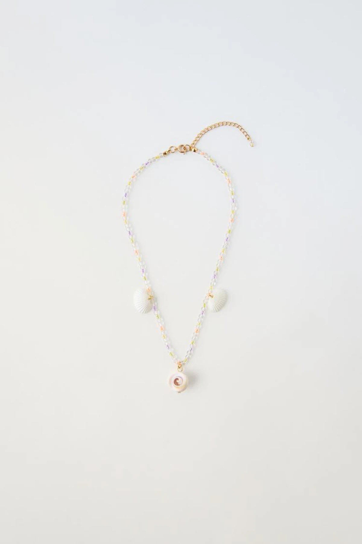 OGRLICA S PERLICAMA, ŠKOLJKAMA I MORSKIM PUŽIĆIMA 5,95 EUR