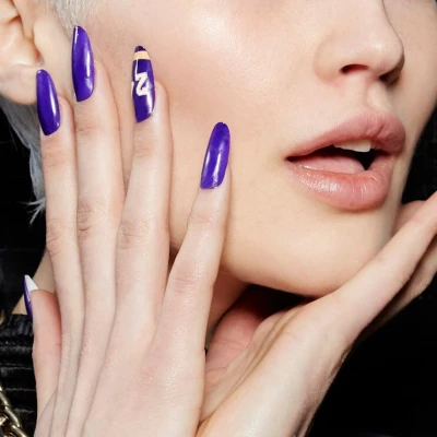 Kada nokti odu na more: Ovog ljeta obožavamo plave manikure!