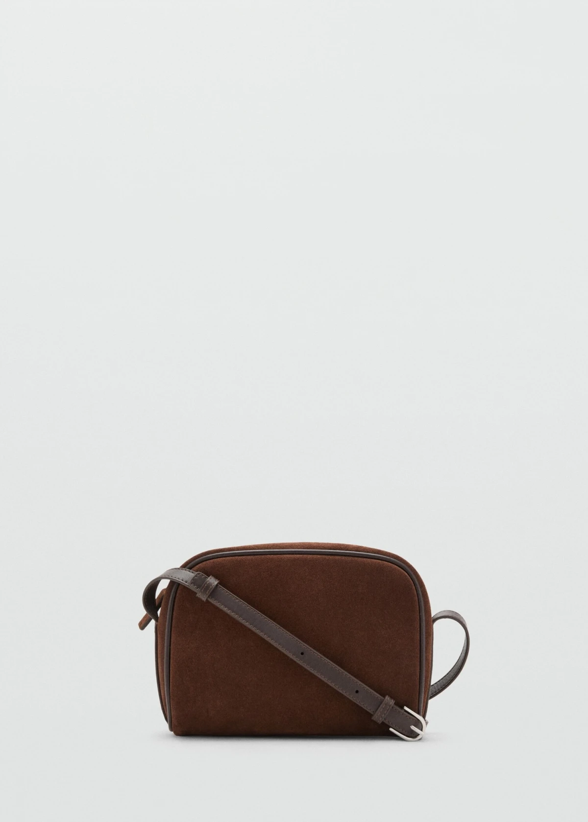 Zašto je crossbody torba već godinama naš vjerni suputnik kroz svakodnevicu?