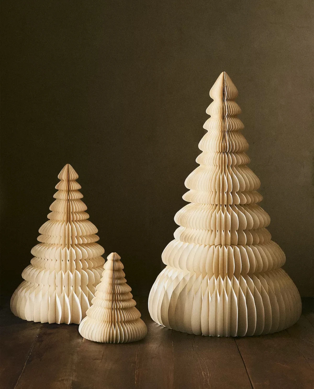 PAPIRNATO BOŽIĆNO DRVCE 59,99 – 89,99 eur