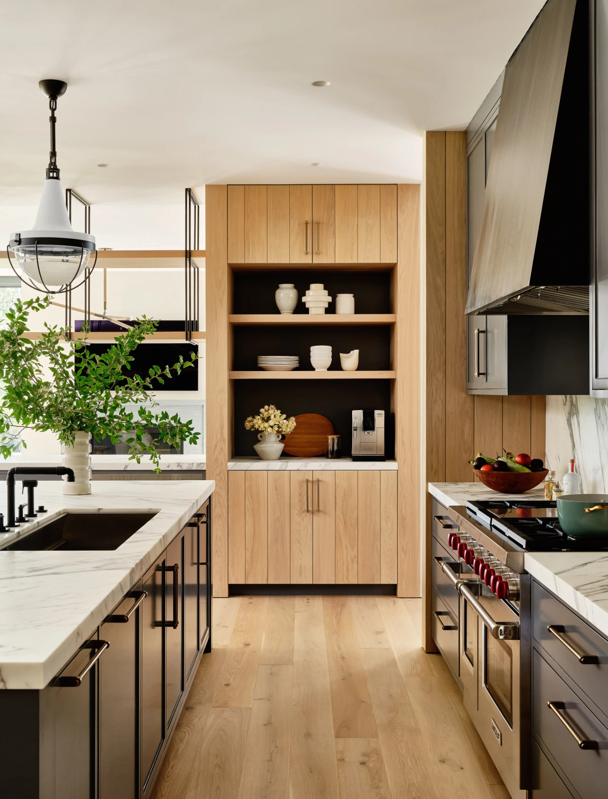 Graditelj: Nick DeMarco, DeMarco Development , Arhitekt: Craft + Modern, Fotografije: Read McKendree, Stilistica: Frances Bailey