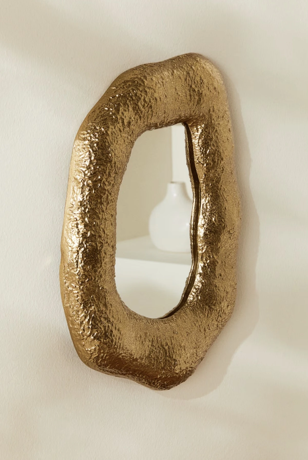 H&M HOME asimetrično ogledalo prije 39,99 €, sada 23,99 €