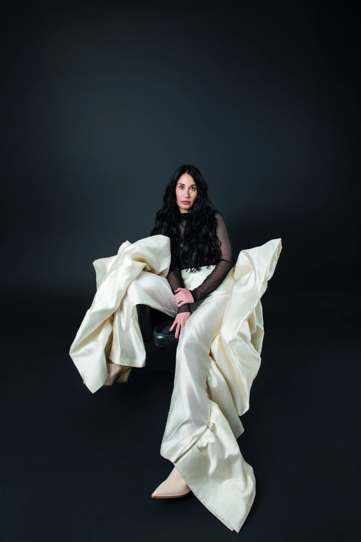 Konstrakta. Hlače: Damir Begović. Cipele: Mona. Majica: Patrizia Pepe.