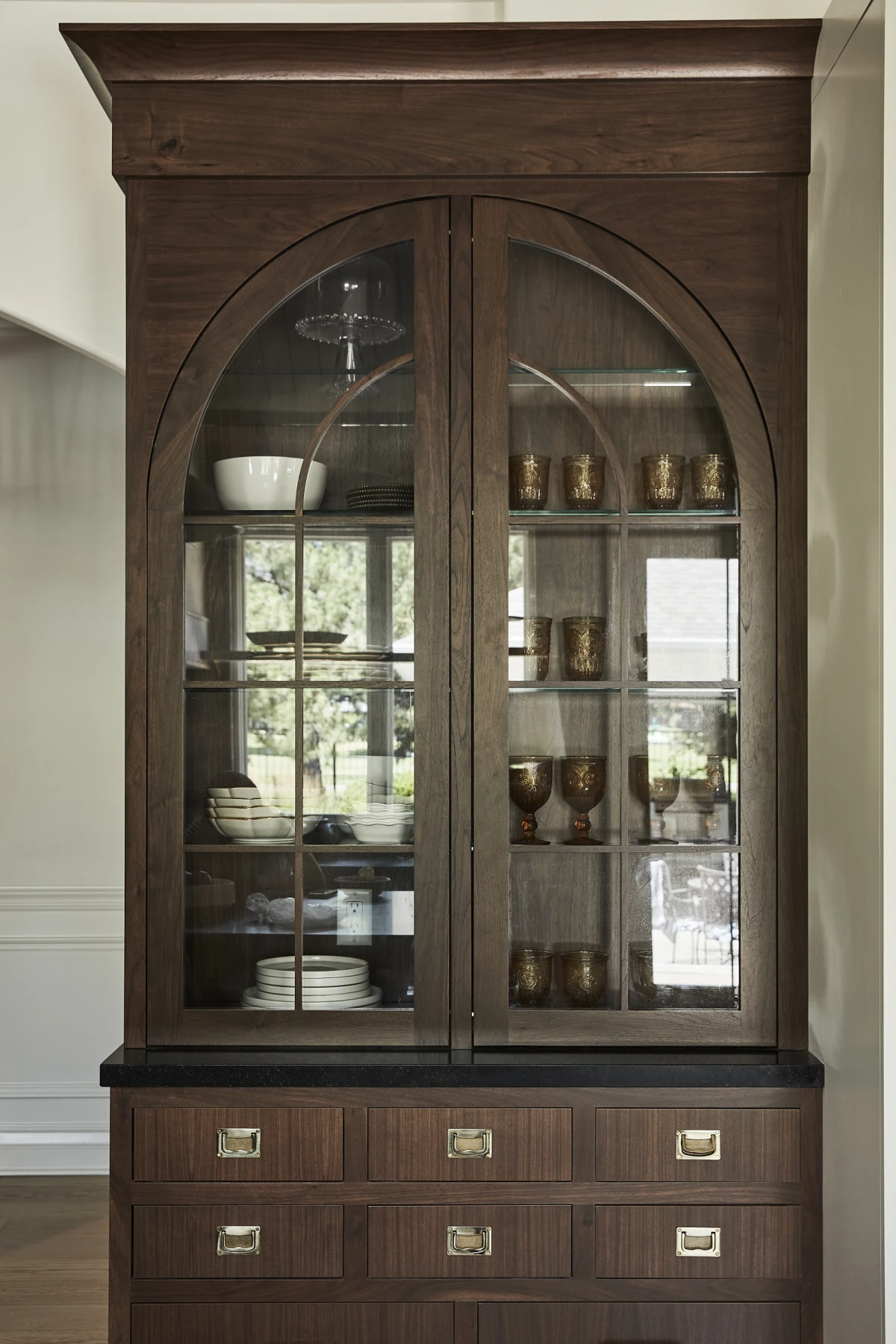 Dizajn i arhitektura: Brittanie Robinson Design (@brittanierobinsondesign), Fotografija: Nicole Gerulat (@nicolegerulat): Stilist: Jen Paul (@_jenpaul)