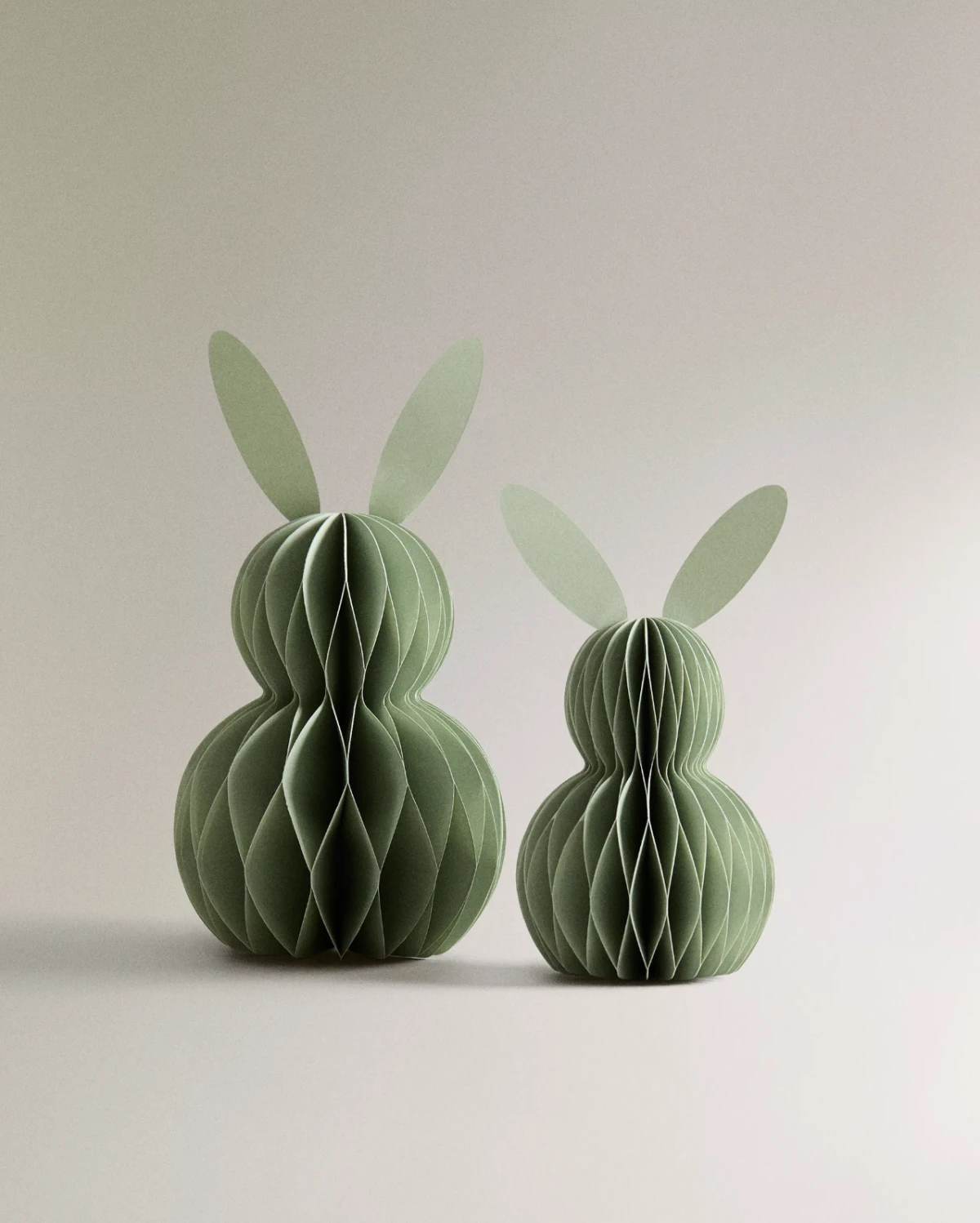 KOMPLET PAPIRNATIH UKRASA U OBLIKU ZECA (KOMPLET OD 2 KOM.) 8,99 €