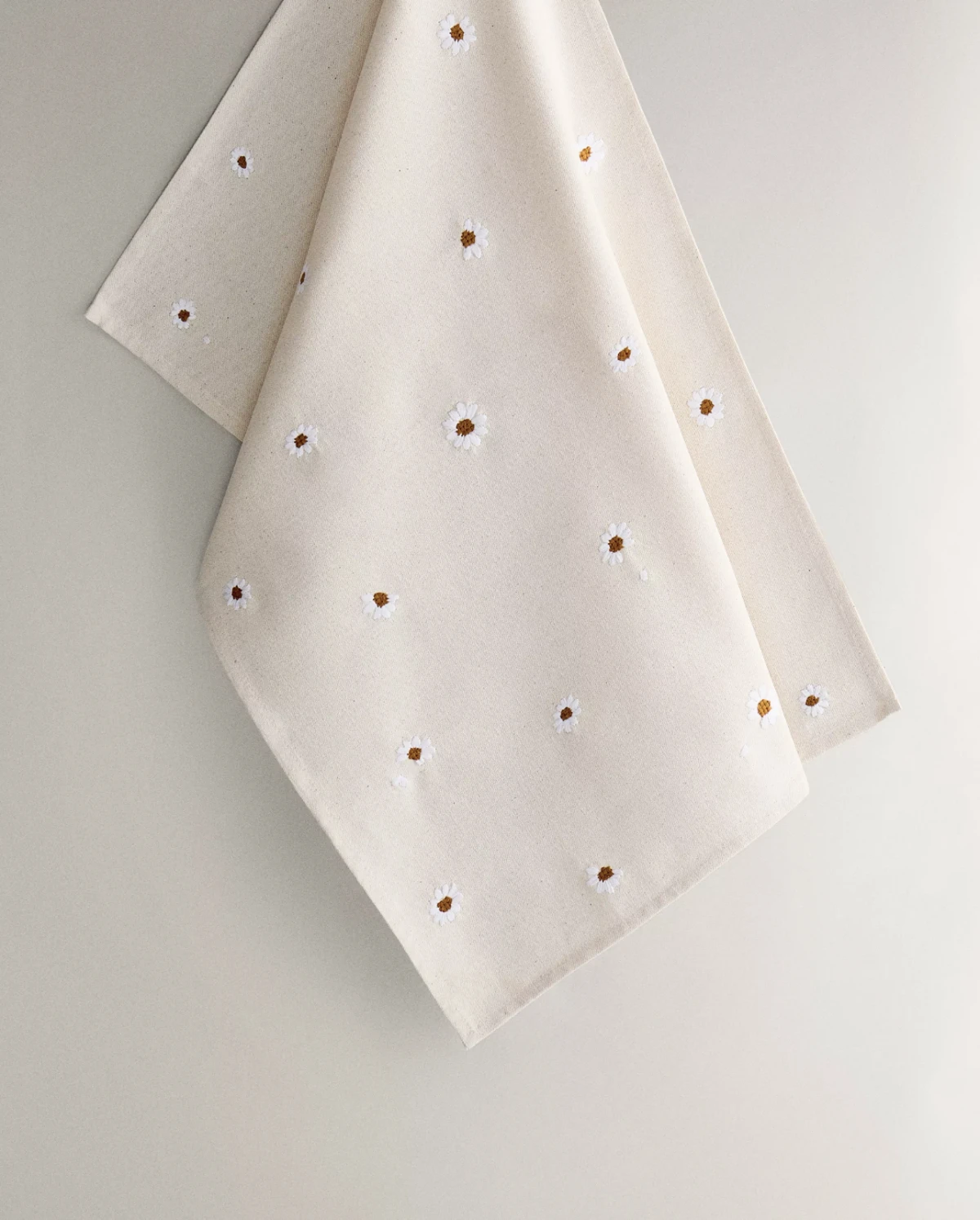 PAMUČNA KUHINJSKA KRPA S TRATINČICAMA 8,99 €