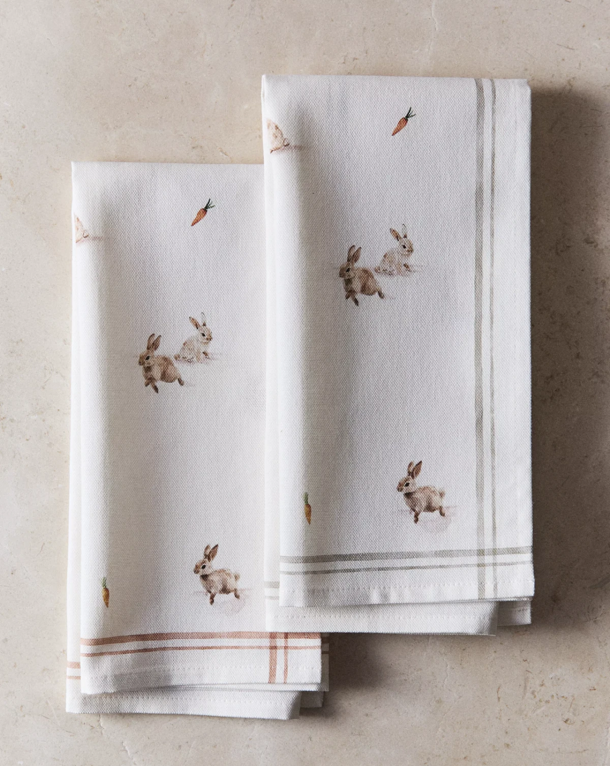 KOMPLET PAMUČNIH KUHINJSKIH KRPA SA ZEČJIM UZORKOM (KOMPLET OD 2 KOM.) 10,99 €