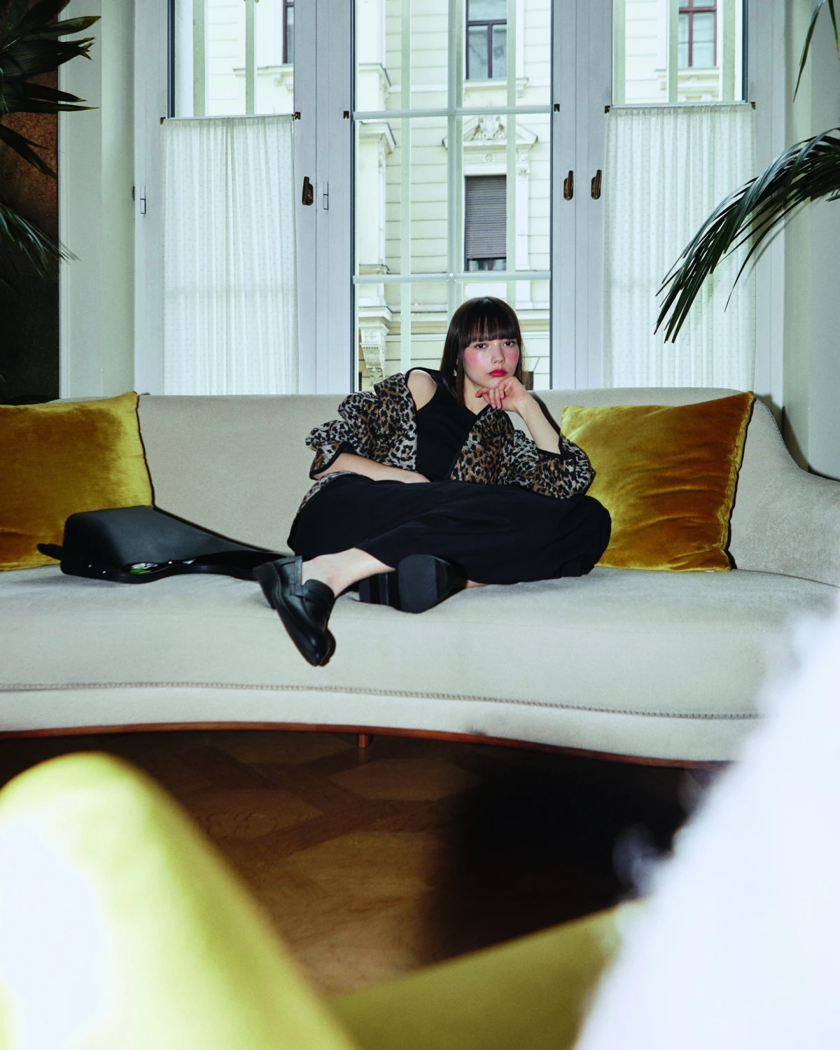 Haljina even&odd 24,45€. Jakna vero moda 50,95€. Mokasine anna field 39,68€. Torba even&odd 24,55€.