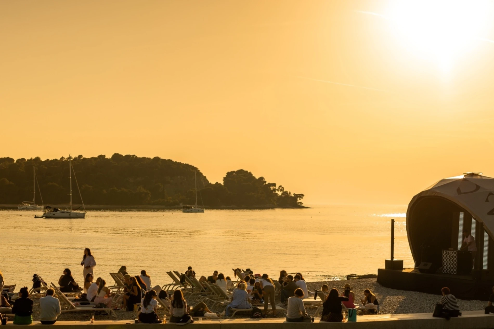 10. Dani komunikacija 2024. u Rovinju. - Beach afterparty