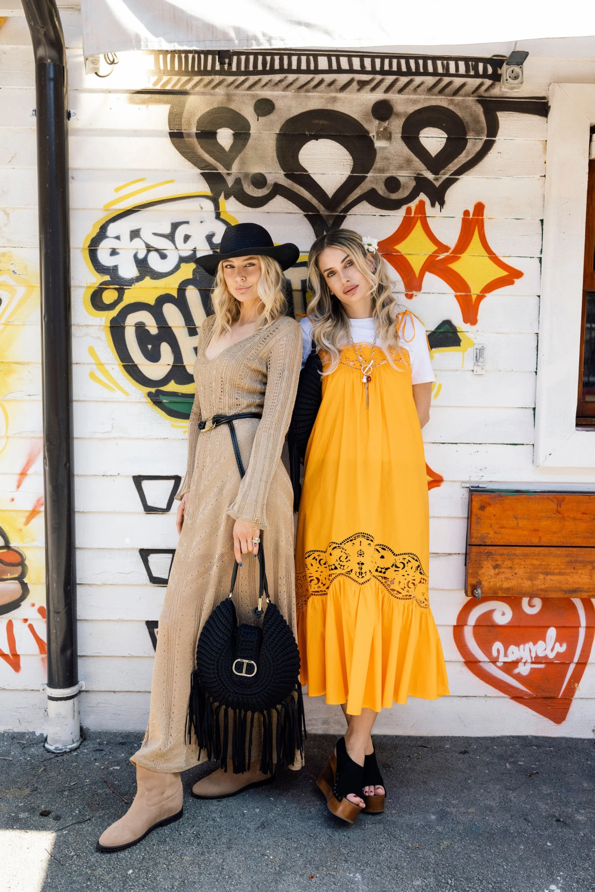 Luna Valas i Isabella Rakonić