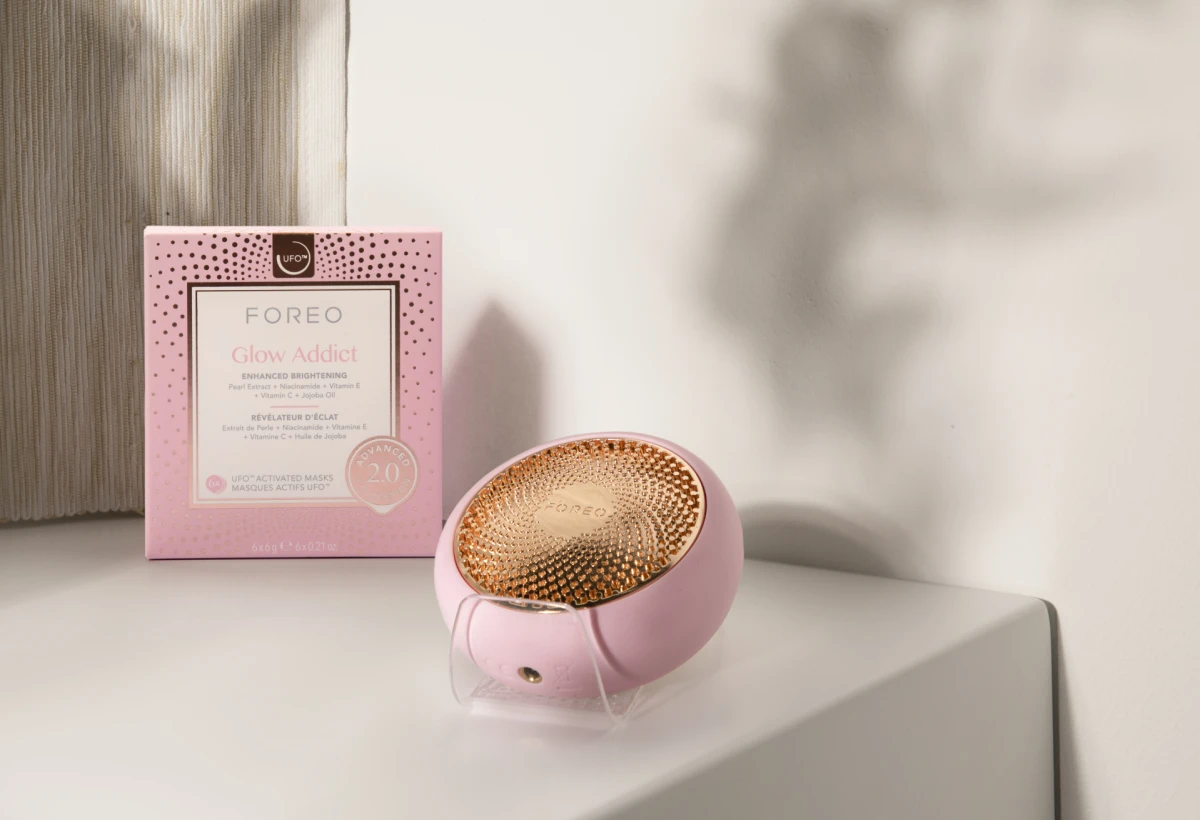 FOREO_UFO™ 3 and Glow Additct UFO™ activated masks
