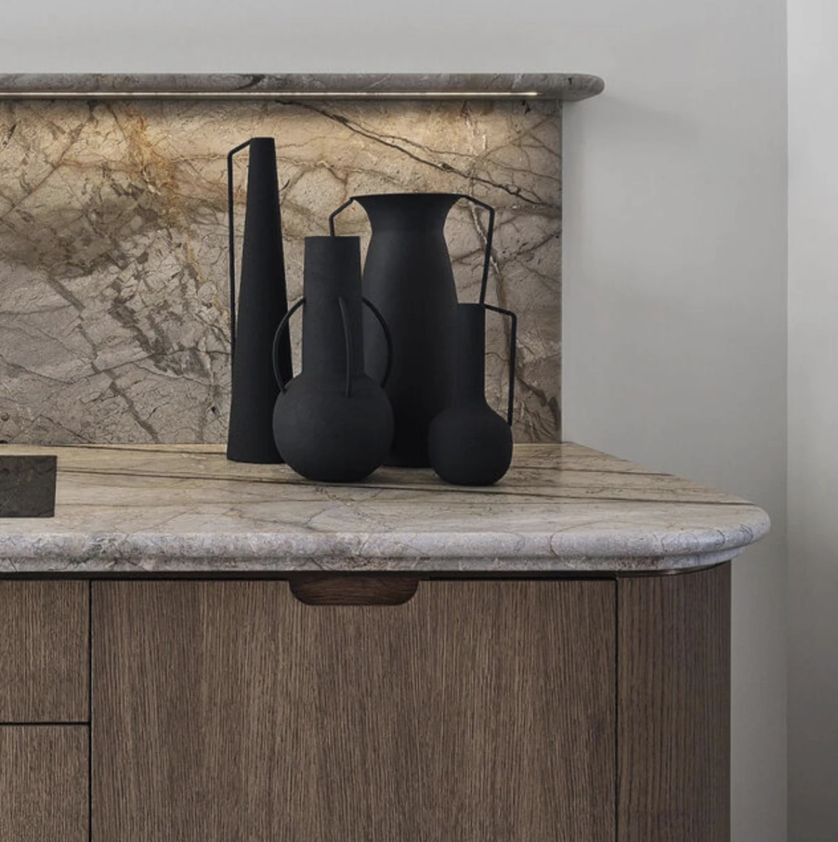 Rimske vaze, € 180,00 set od 4, dostupne u Trika showroomu 