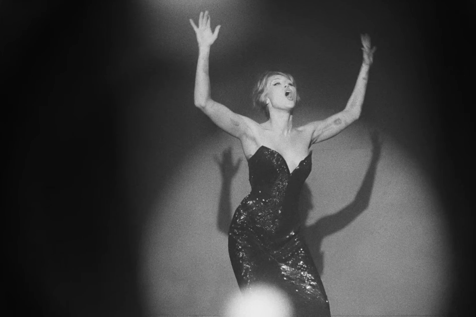 miley cyrus - More to lose