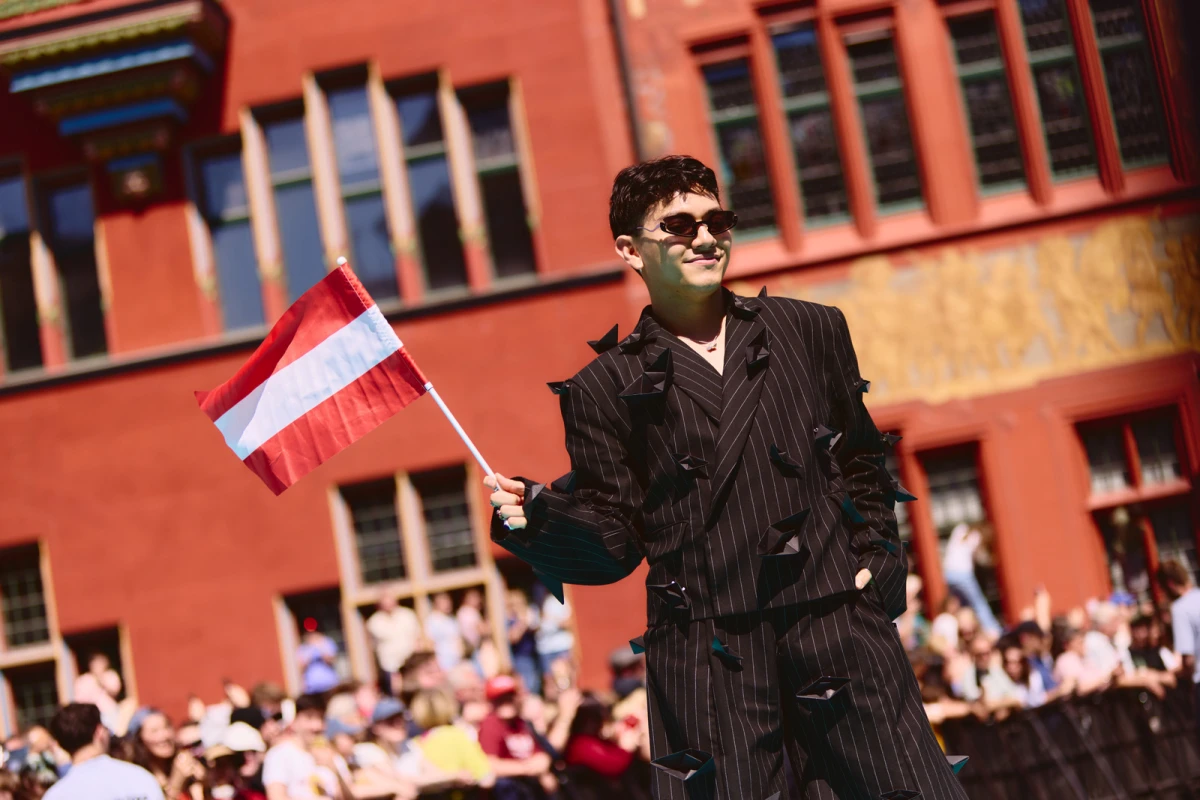 Eurovision 2025 tirkizni tepih