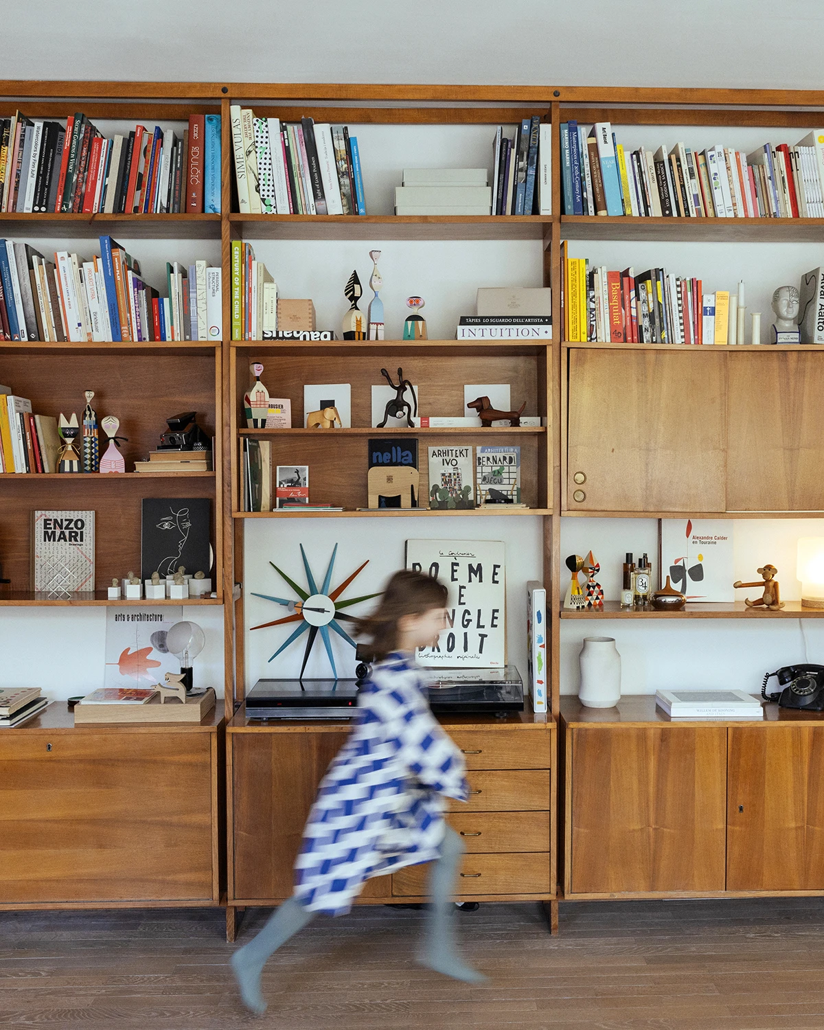 Stan akademskog slikara Danijela Srdareva u kultnoj zgradi arhitekta Drage Galića u Vukovarskoj ulici, Zagreb.