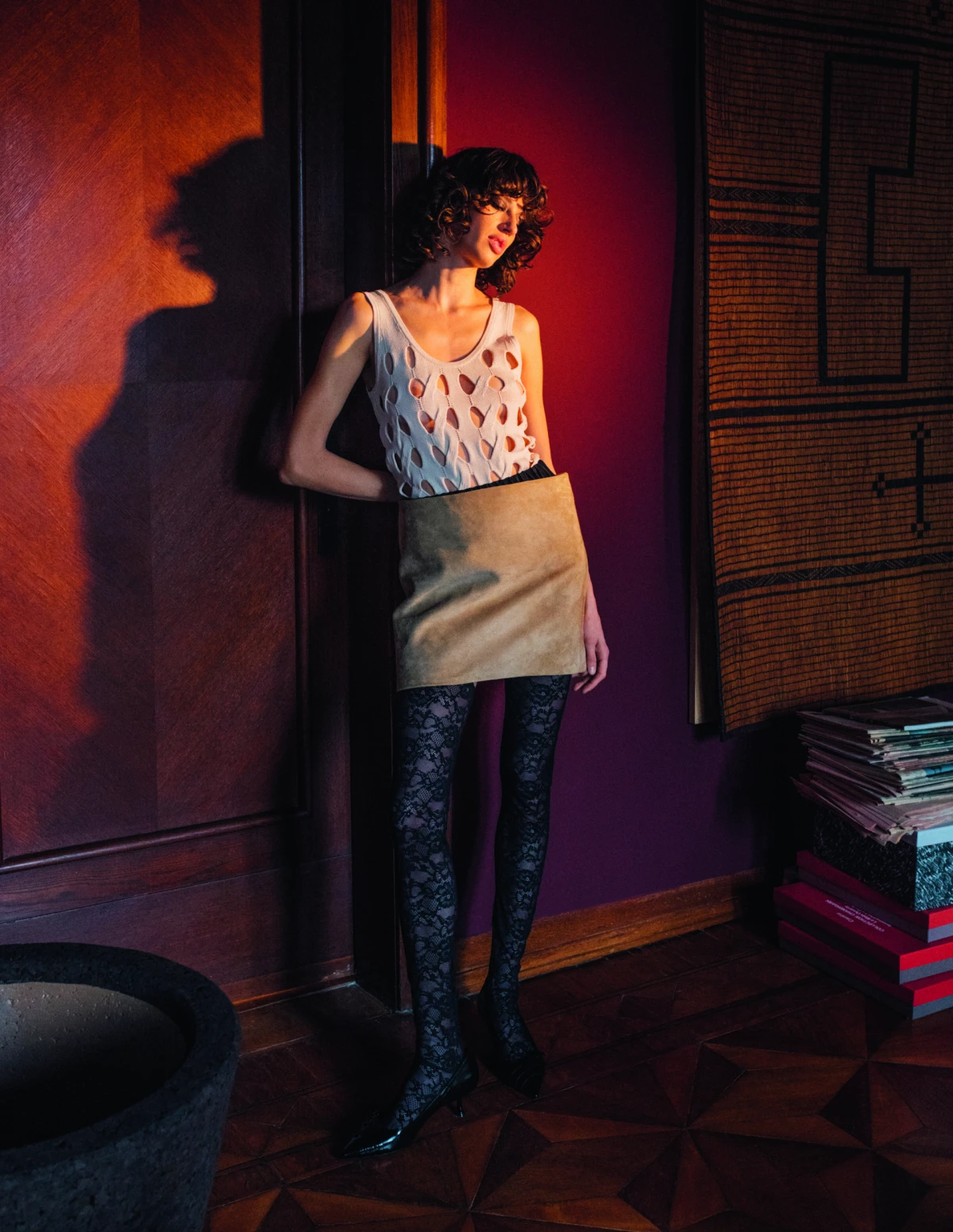 majica: pinko. suknja: marija kulušič. čarape: calzedonia. cipele: loribu (karla)