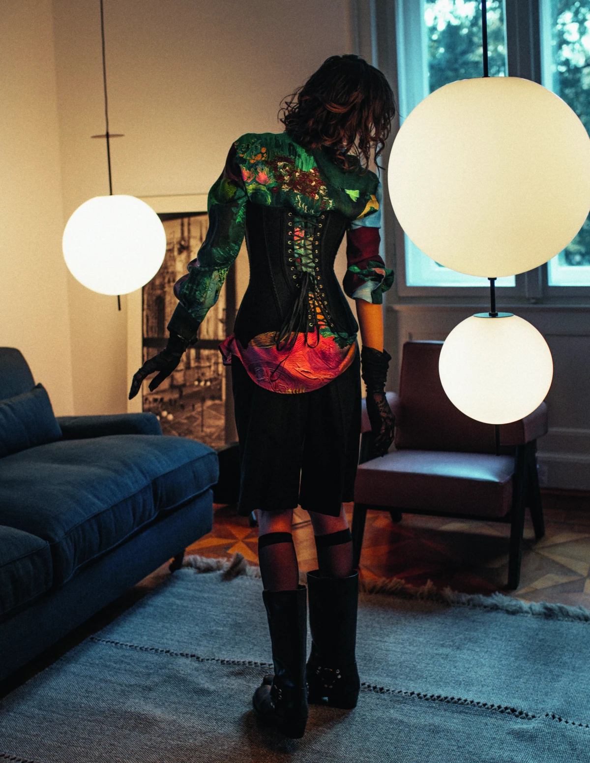 košulja: stine goya (garderoba store). hlače: seventy. korzet: coquette. čarape: calzedonia. rukavice: patrizia pepe.