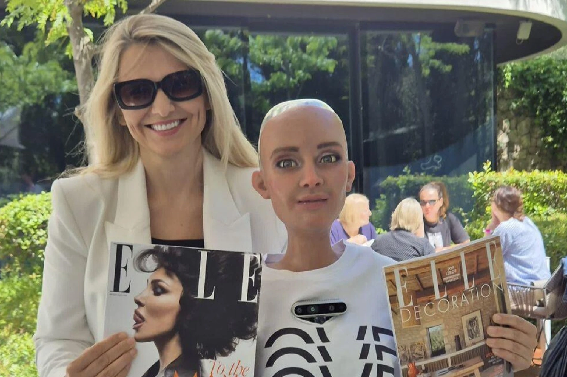 Ivona Čulo i Sophia the robot