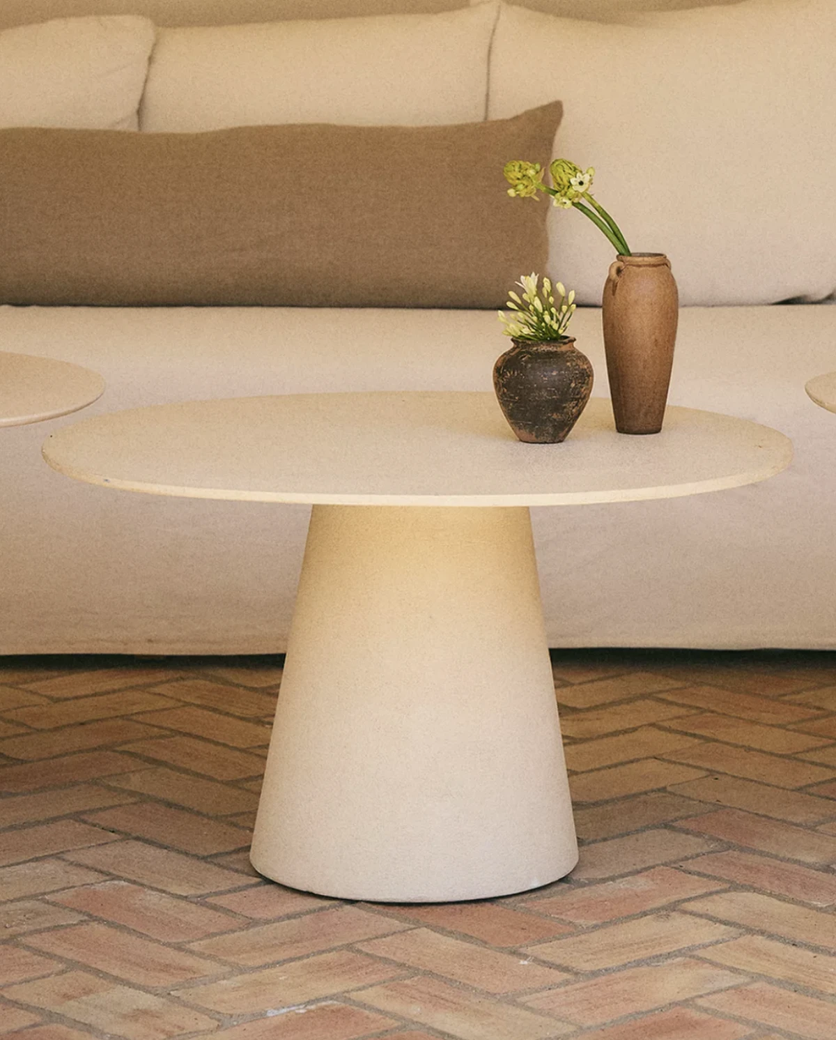 zara home STOL ZA UPOTREBU NA OTVORENOM SA STOŽASTOM BAZOM 349 € - 419 € 