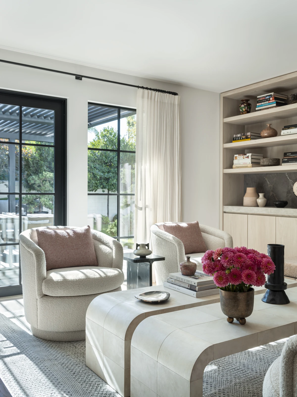 Arhitektura,dizajn: Joanna Parol Interior Design Krajobrazno uređenje: Joanna Parol Interior Design u suradnji s Koheid Design, Izvođač radova: The Rumo Group Fotografija: Manolo Langis