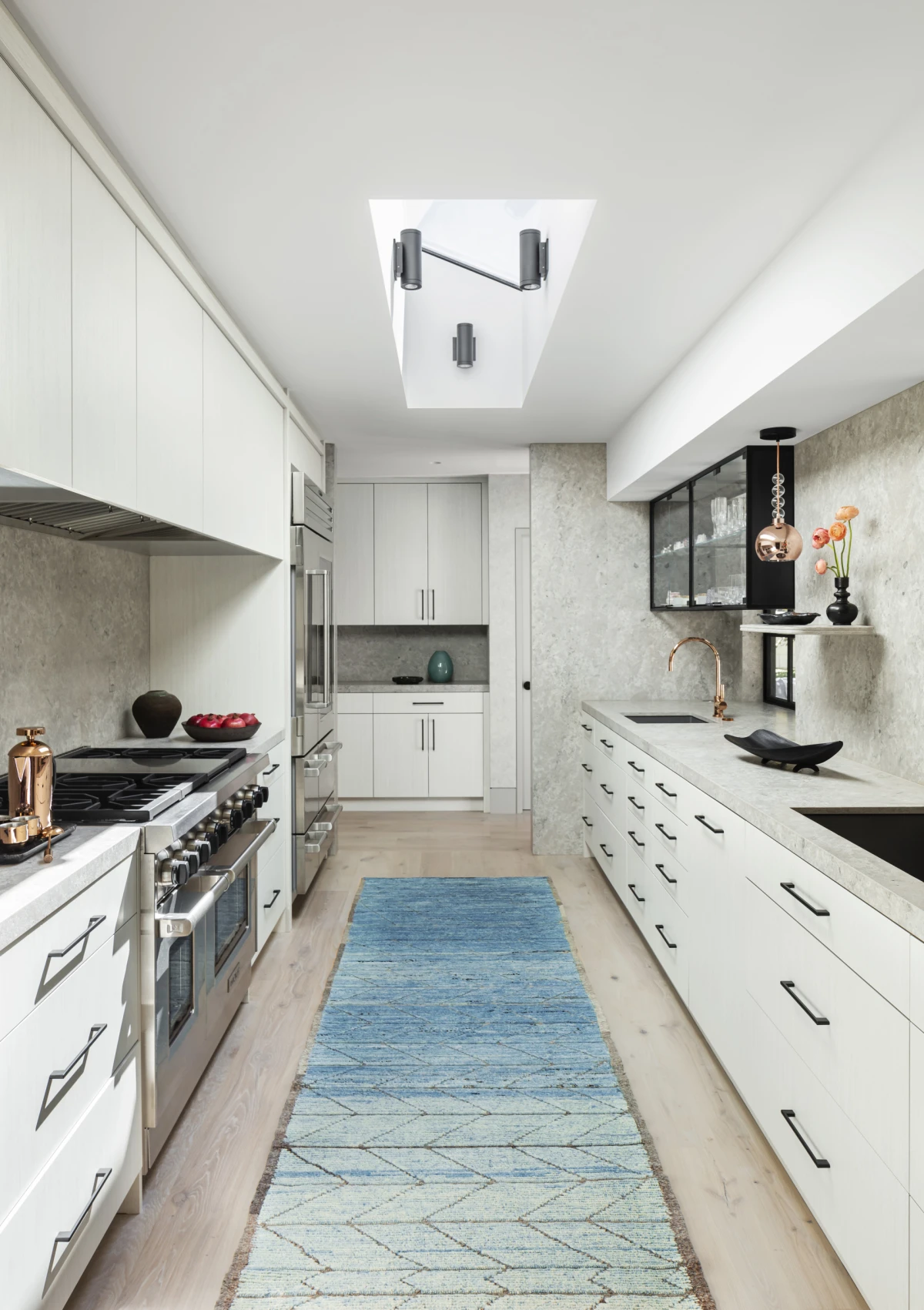 Arhitektura,dizajn: Joanna Parol Interior Design Krajobrazno uređenje: Joanna Parol Interior Design u suradnji s Koheid Design, Izvođač radova: The Rumo Group Fotografija: Manolo Langis