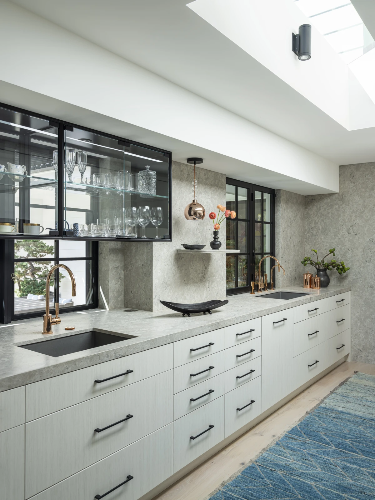 Arhitektura,dizajn: Joanna Parol Interior Design Krajobrazno uređenje: Joanna Parol Interior Design u suradnji s Koheid Design, Izvođač radova: The Rumo Group Fotografija: Manolo Langis