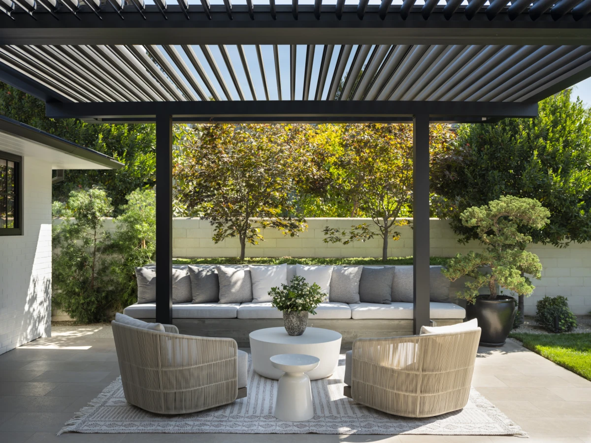 Arhitektura,dizajn: Joanna Parol Interior Design Krajobrazno uređenje: Joanna Parol Interior Design u suradnji s Koheid Design, Izvođač radova: The Rumo Group Fotografija: Manolo Langis