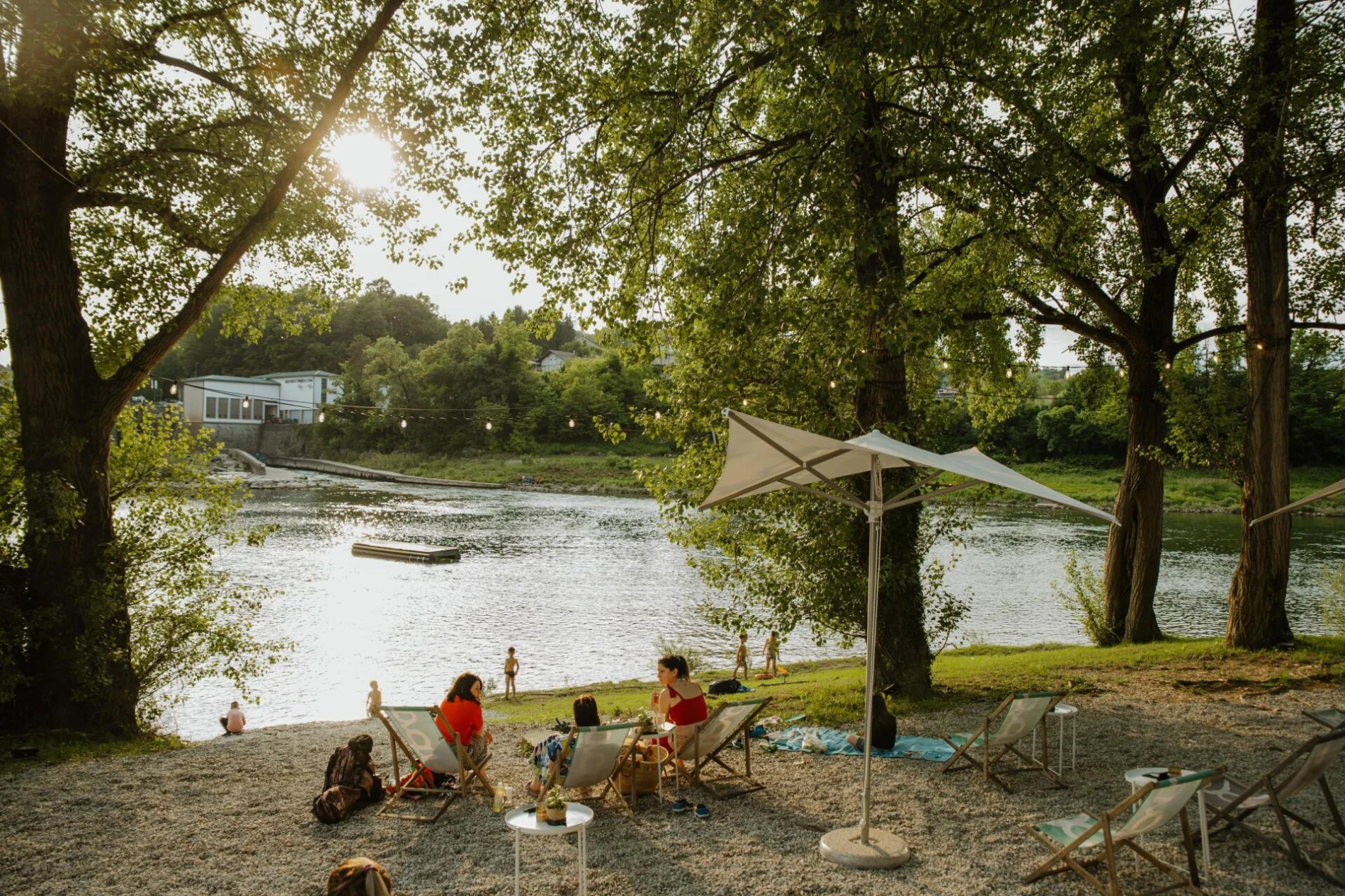 dnevni boravak na rijeci