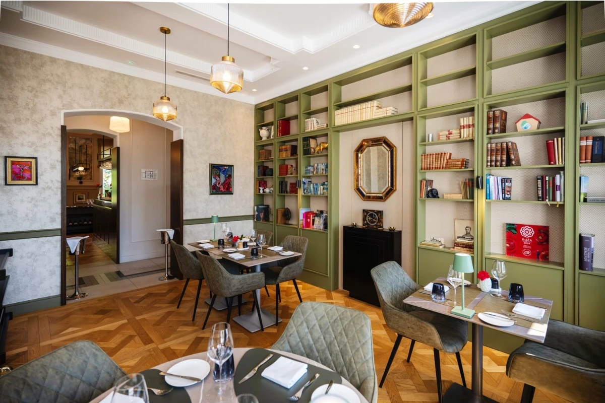 Cantilly Garden Restaurant