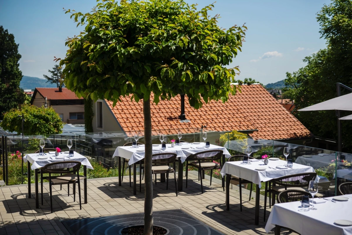 Cantilly Garden Restaurant