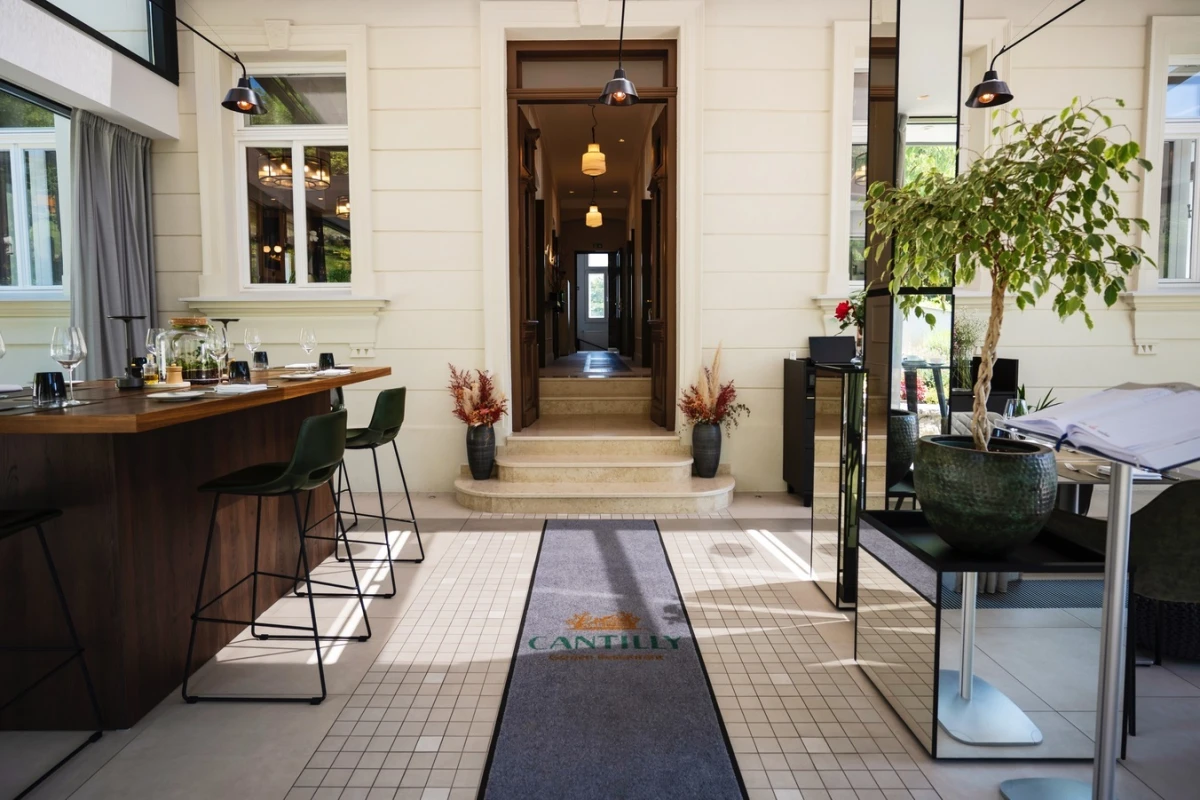 Cantilly Garden Restaurant