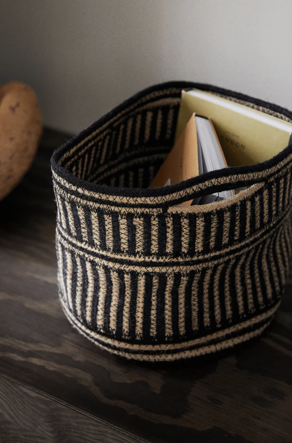 H&M home Mala košara za pohranu s uzorkom, prije 14,99 €, sada 7,99 €