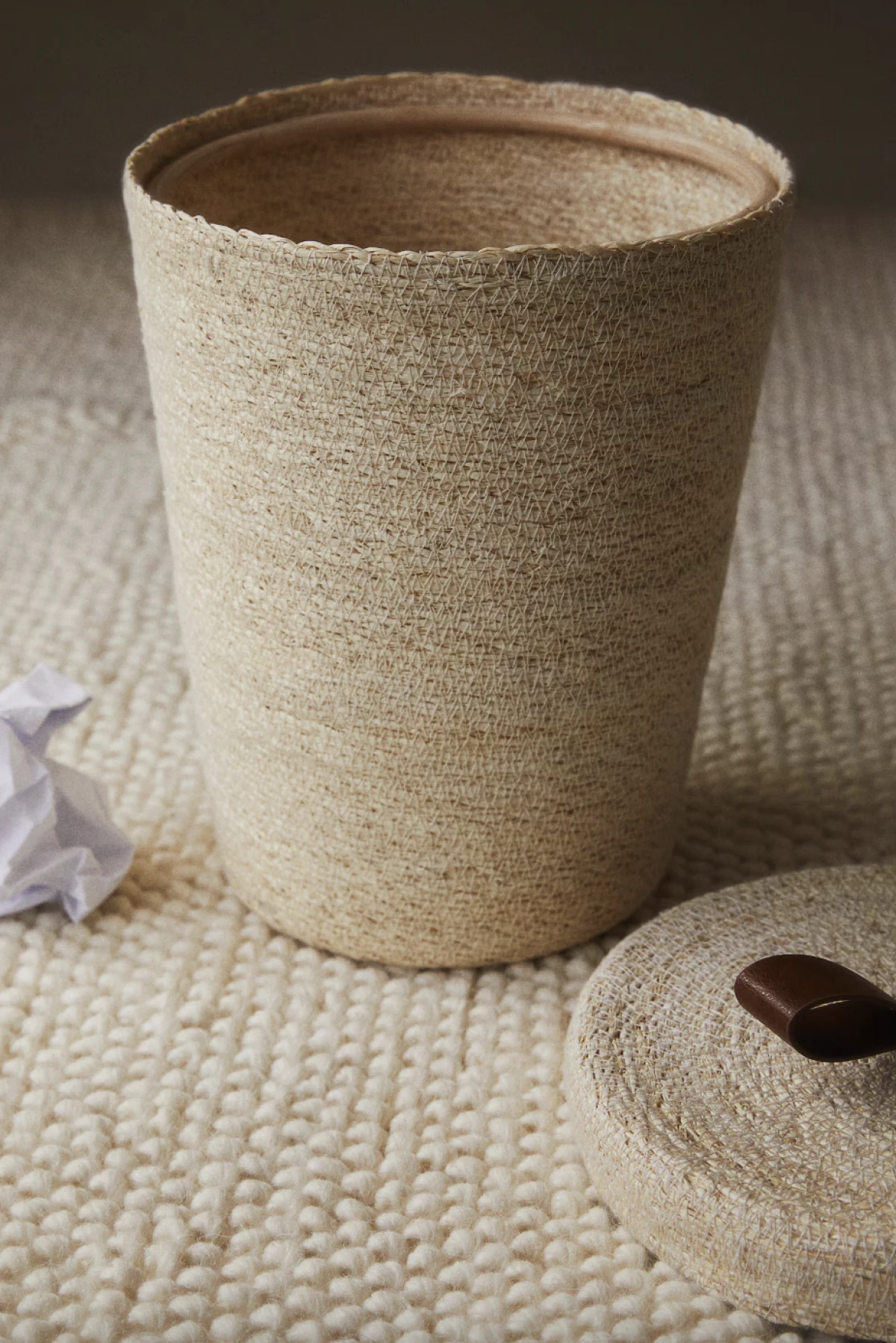 H&M pleteni koš za otpad, prije 19,99 €, sada 9,99 €