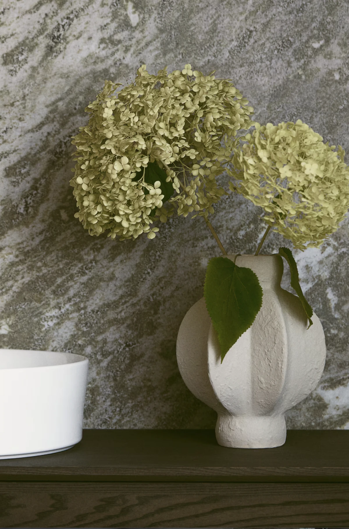 H&M home kamena teksturirana vaza, prije 29,99 €, sada 18,99 €