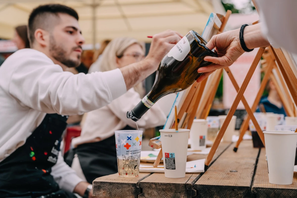 Za slikanje uz vino ne treba vam ni pribor ni predznanje