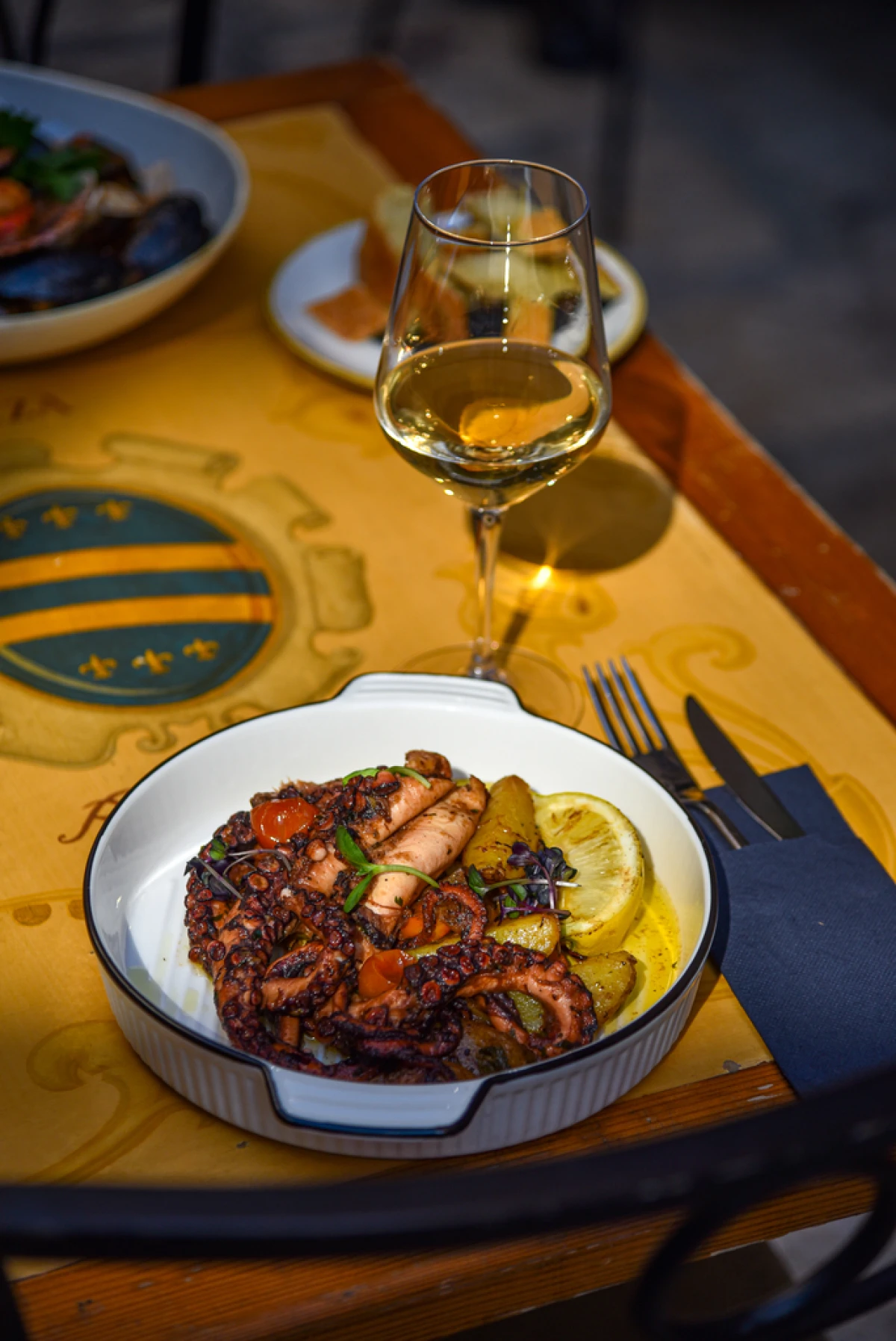 Renaissance art restaurant