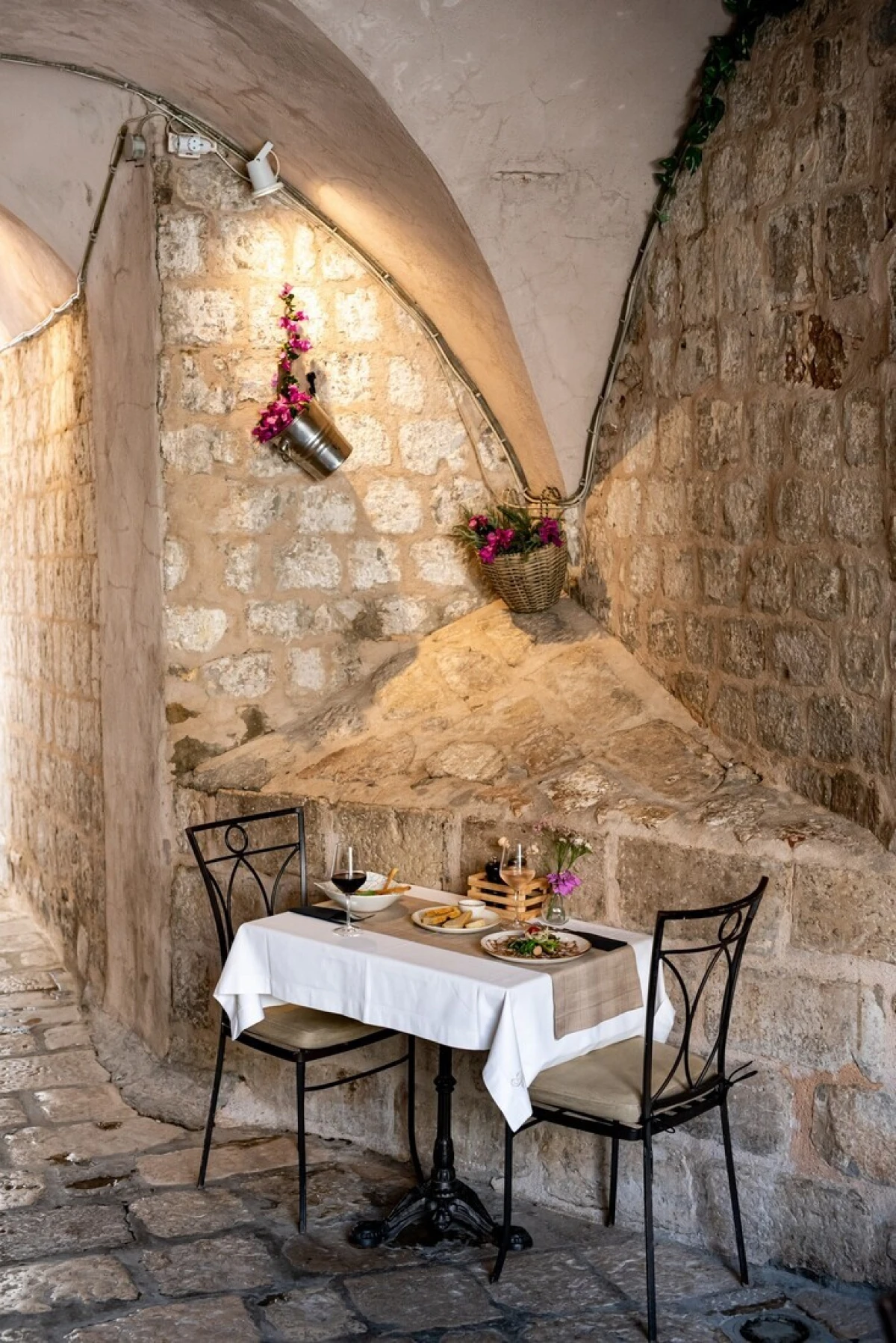 Renaissance art restaurant