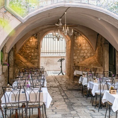 Renaissance art restaurant