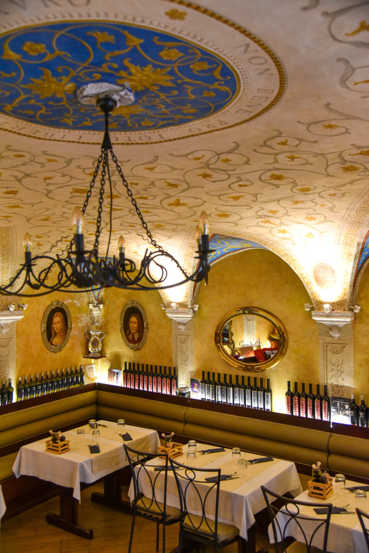 Renaissance art restaurant