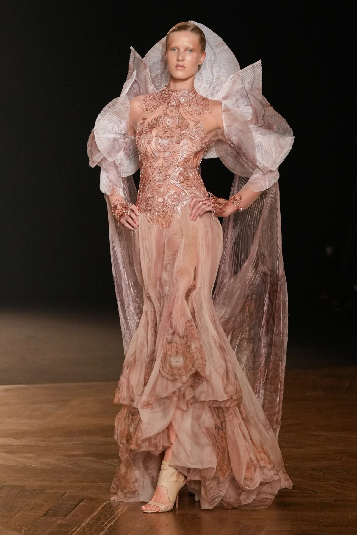 iris van herpen fw25 couture