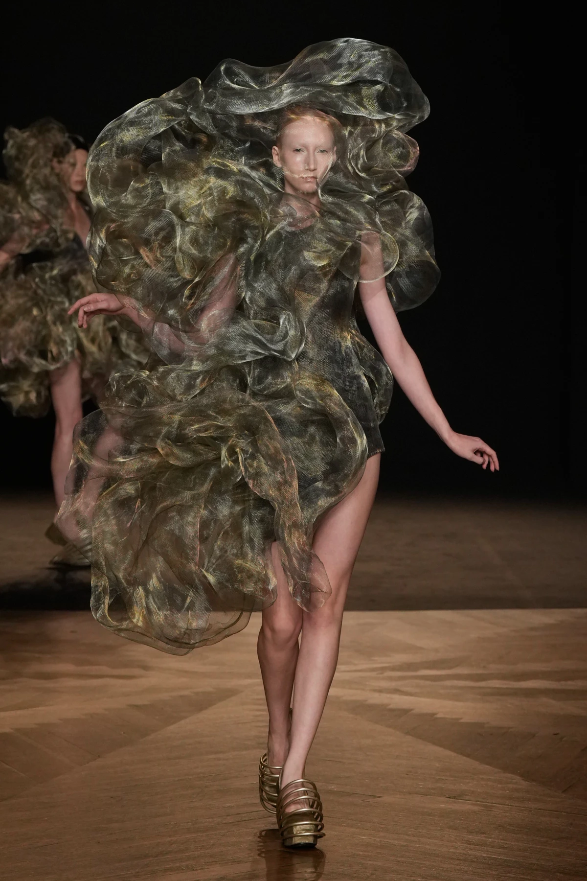iris van herpen fw25 couture