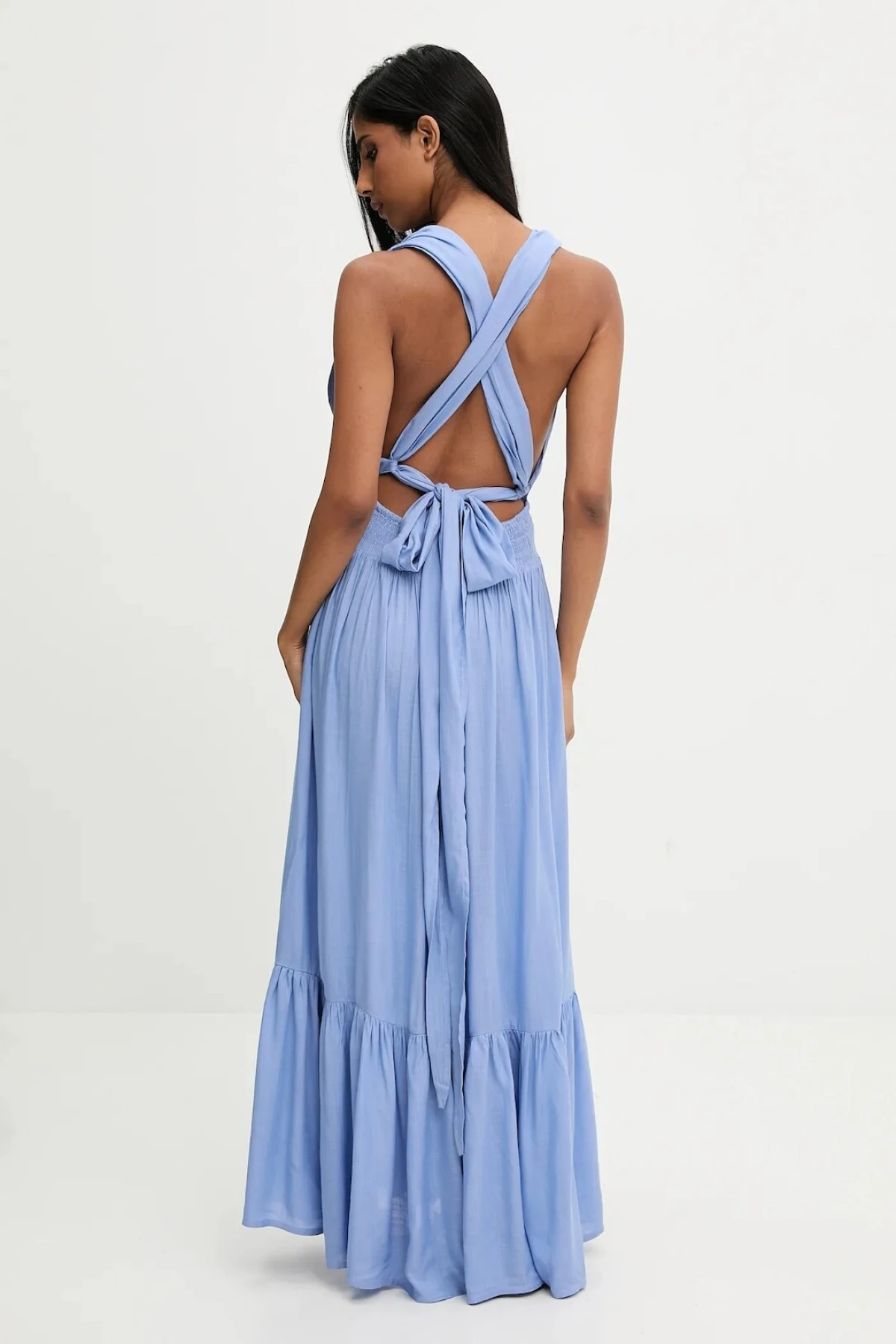 haljina otvorenih leđa 64,99 eur 