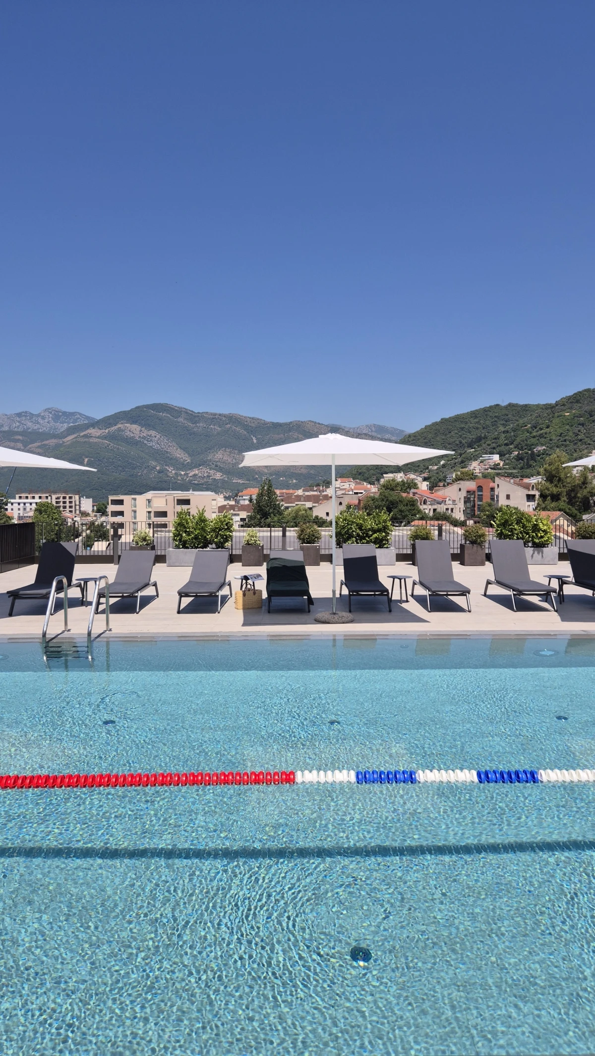 bazen u siro boka place hotelu 