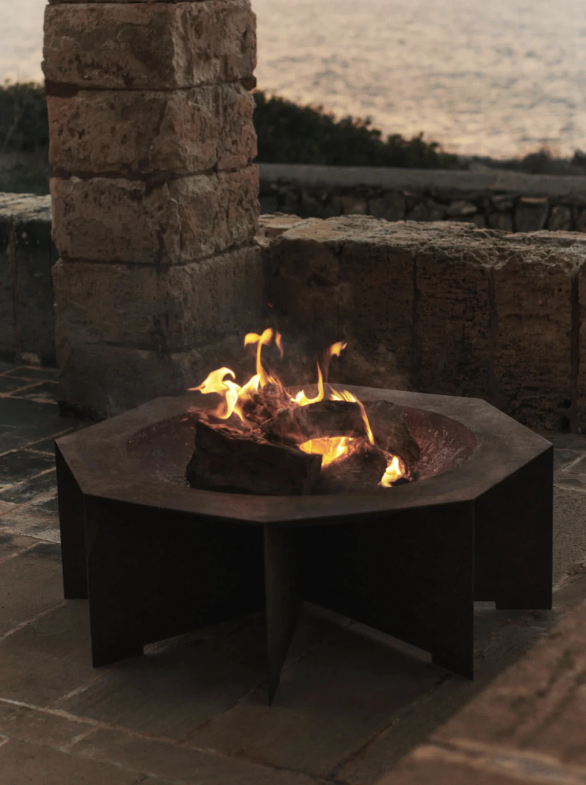 Otte Fire Pit, dostupno za narudžbu u Trika showroomu