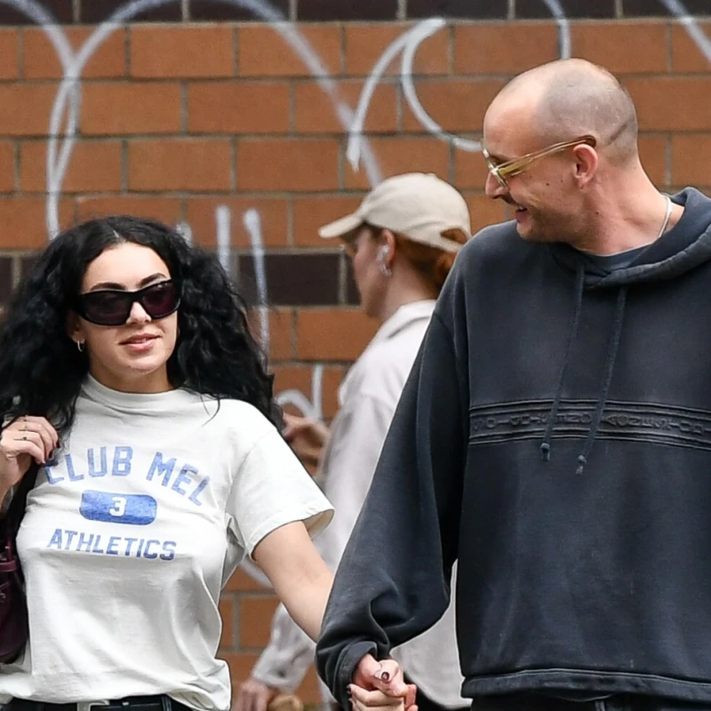 Kronologija veze: Charli xcx i George Daniel