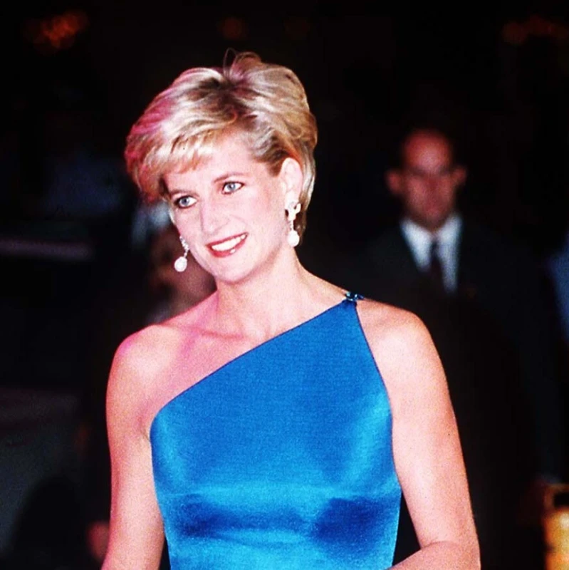 Haljina princeze Diane izložena na najvećoj Versace izložbi u Londonu