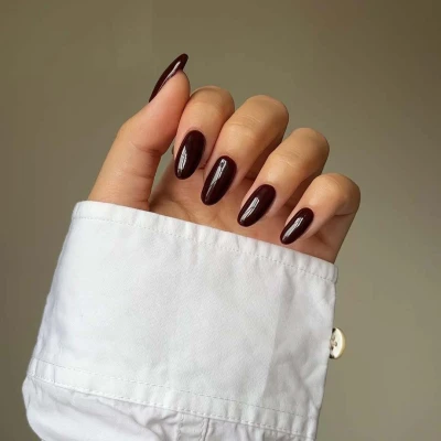 Kako je ova jesenska boja manikure postala na&scaron; ljetni favorit?