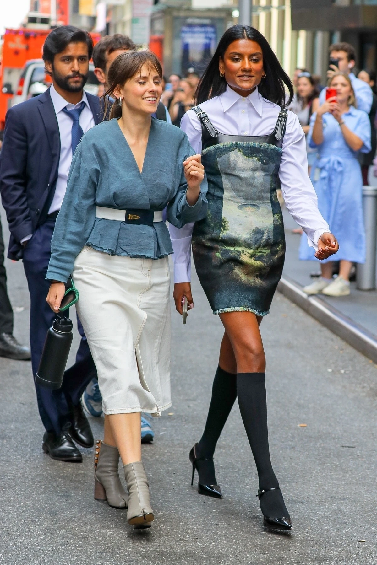 Meryl Streep i Simone Ashley zablistale u gala haljinama na snimanju filma Vrag nosi Pradu 2